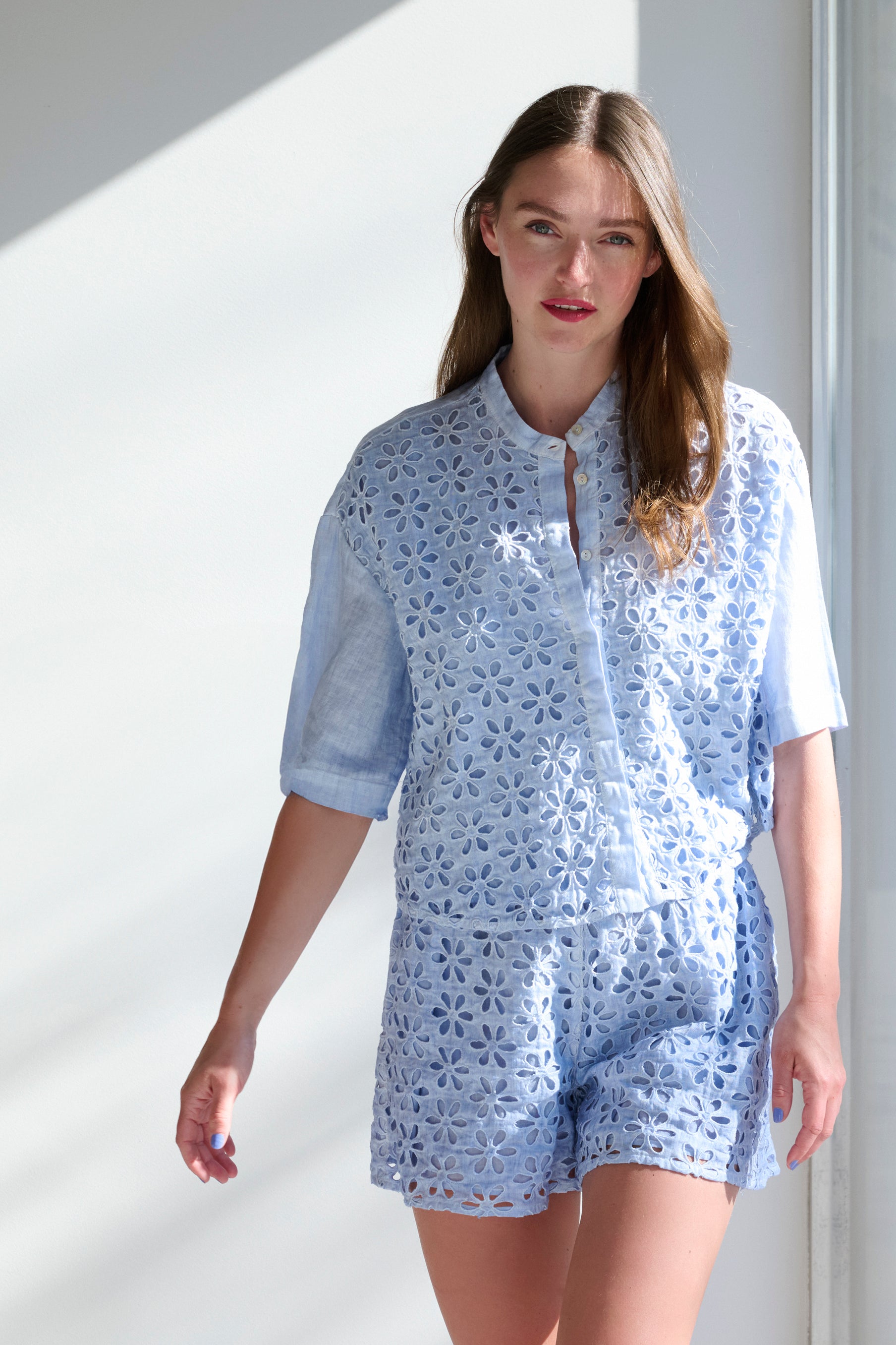 Leinen Kurzarmbluse mit Lochmuster