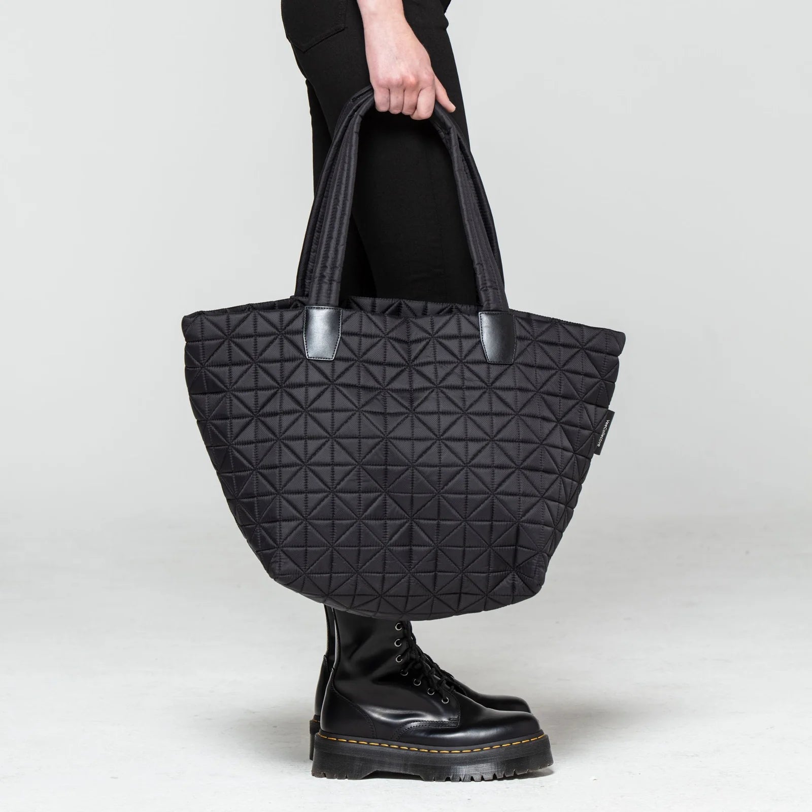 VEE TOTE MEDIUM