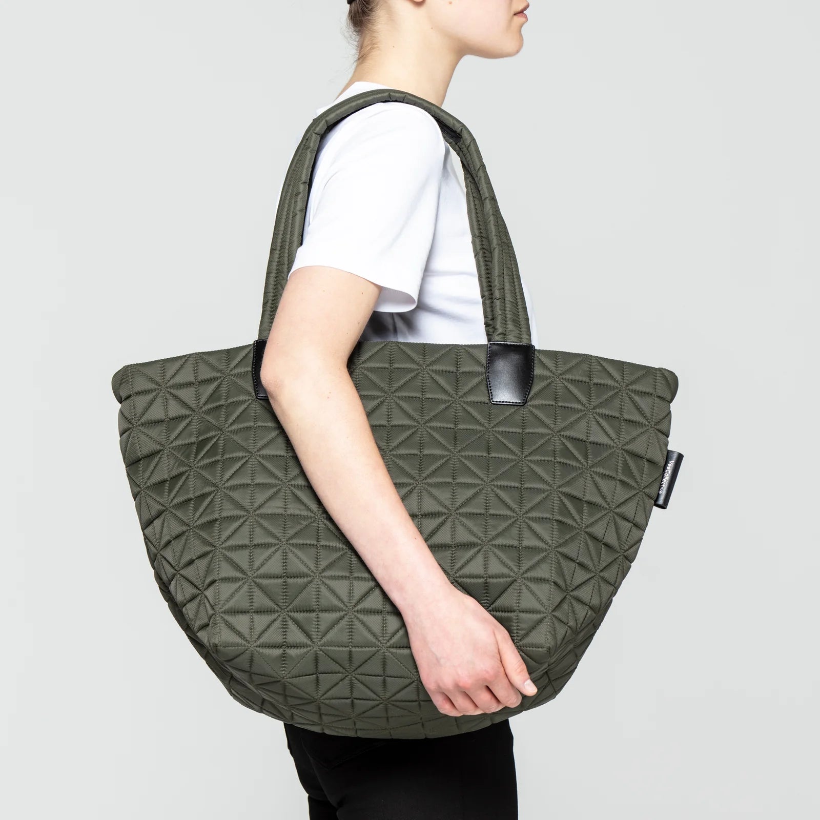 VEE TOTE MEDIUM