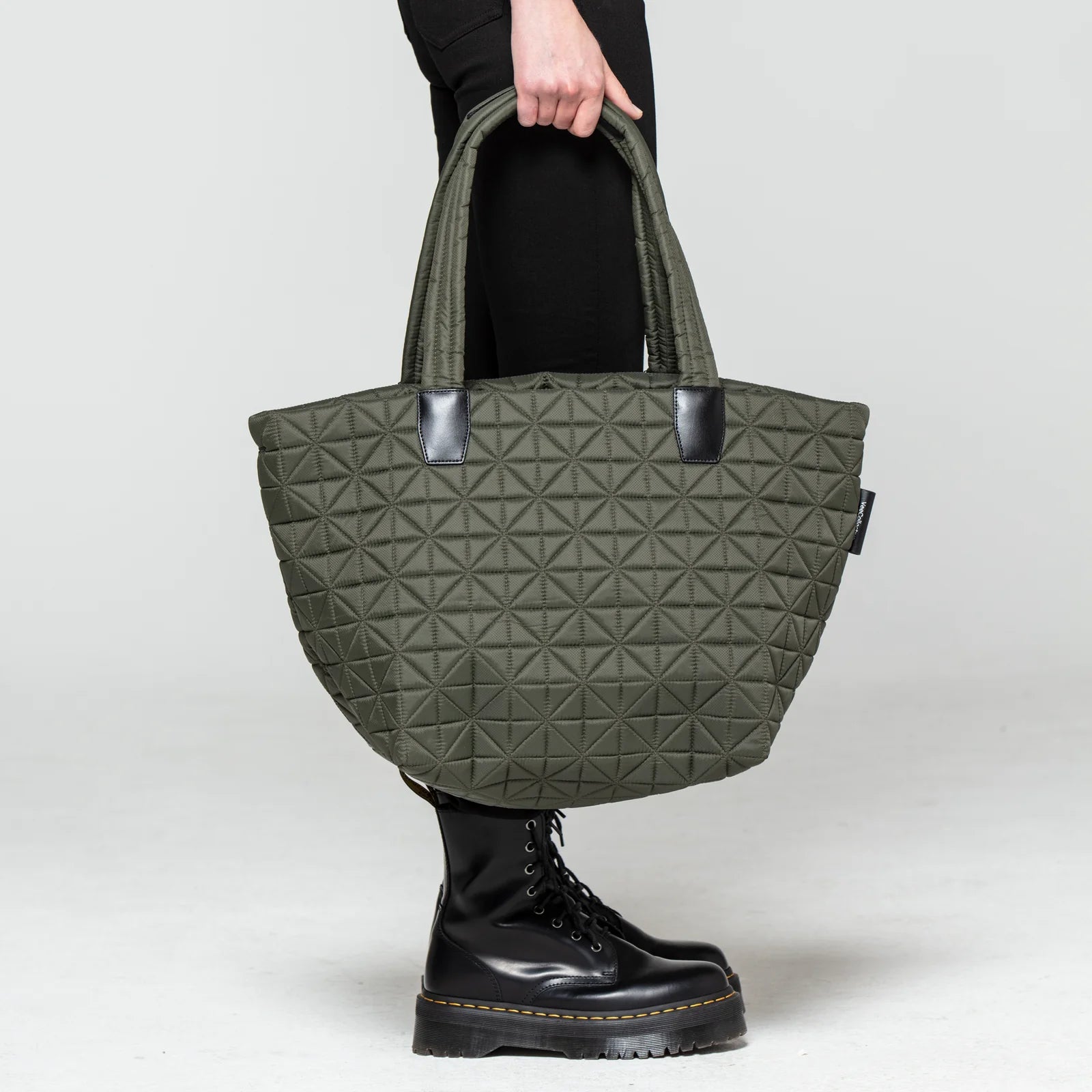 VEE TOTE MEDIUM