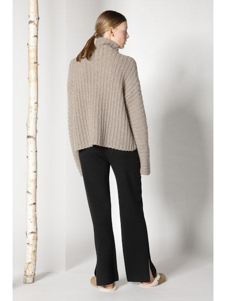 Fluffy Ribbed Turleneck Jumper