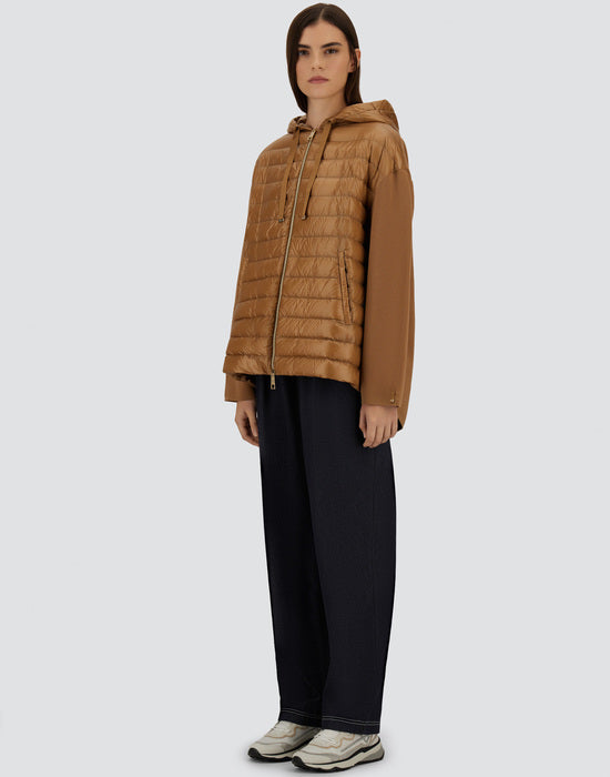 Leichte Daunenjacke Strickärmel