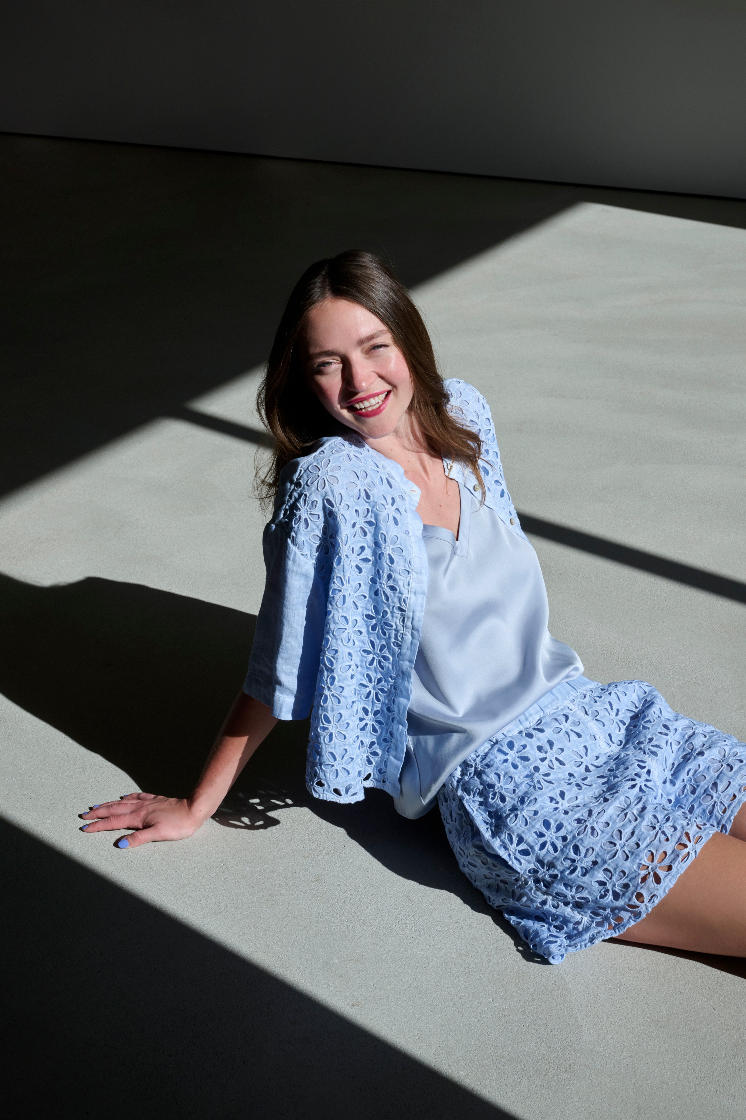 Leinen Kurzarmbluse mit Lochmuster