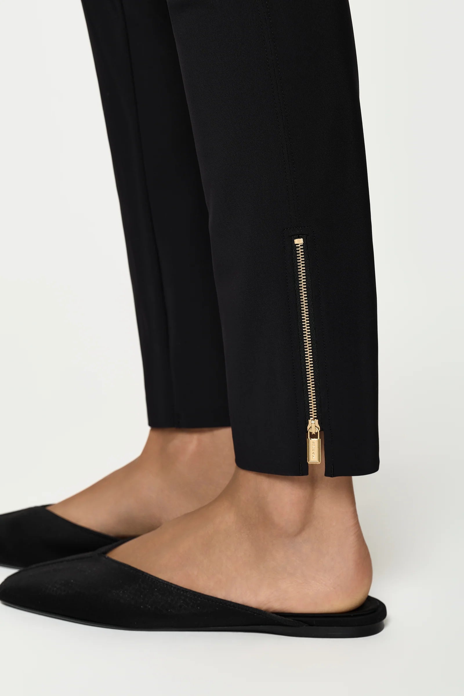 TRAVAGO Stretch Pants