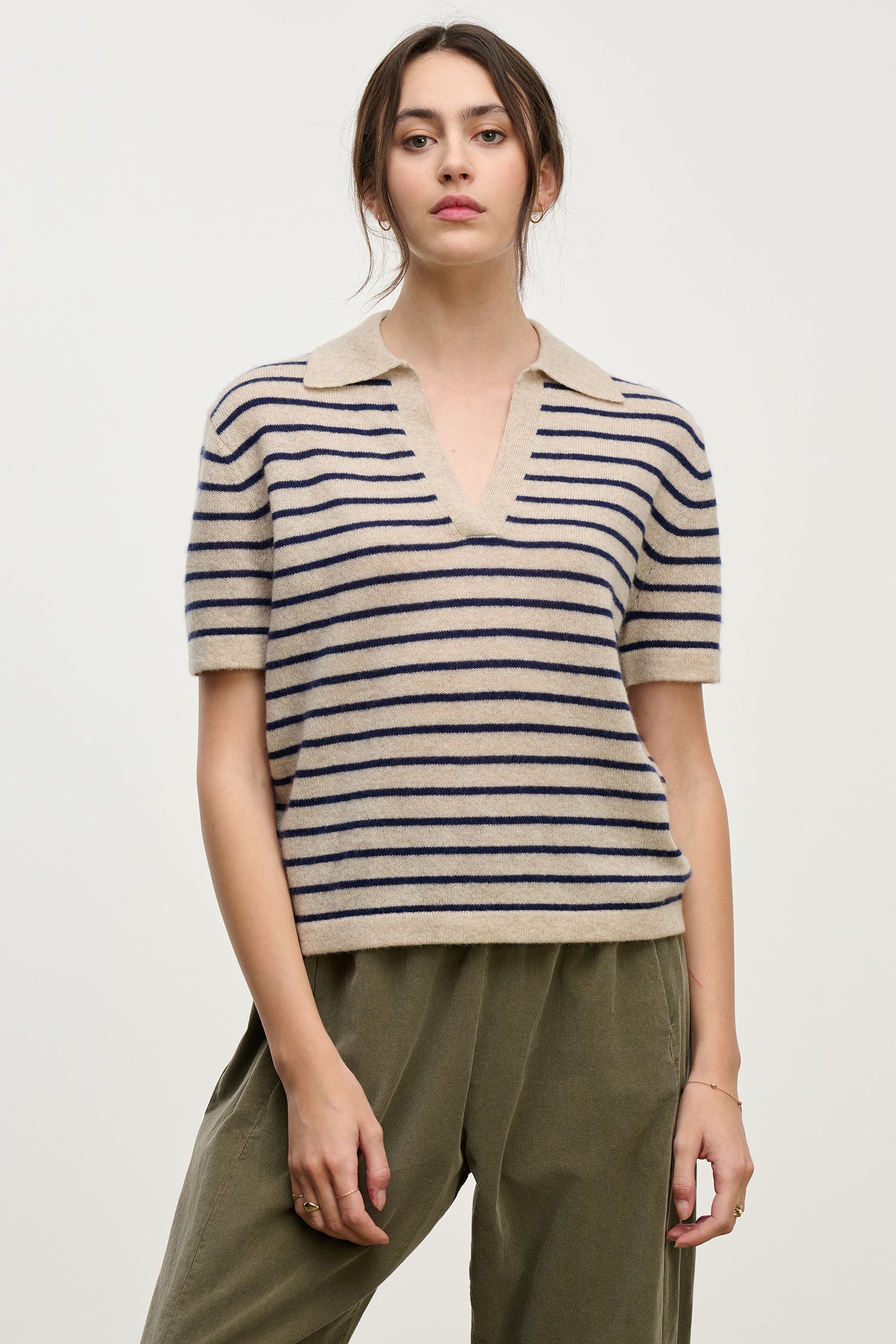 Yael Kurzarmpullover