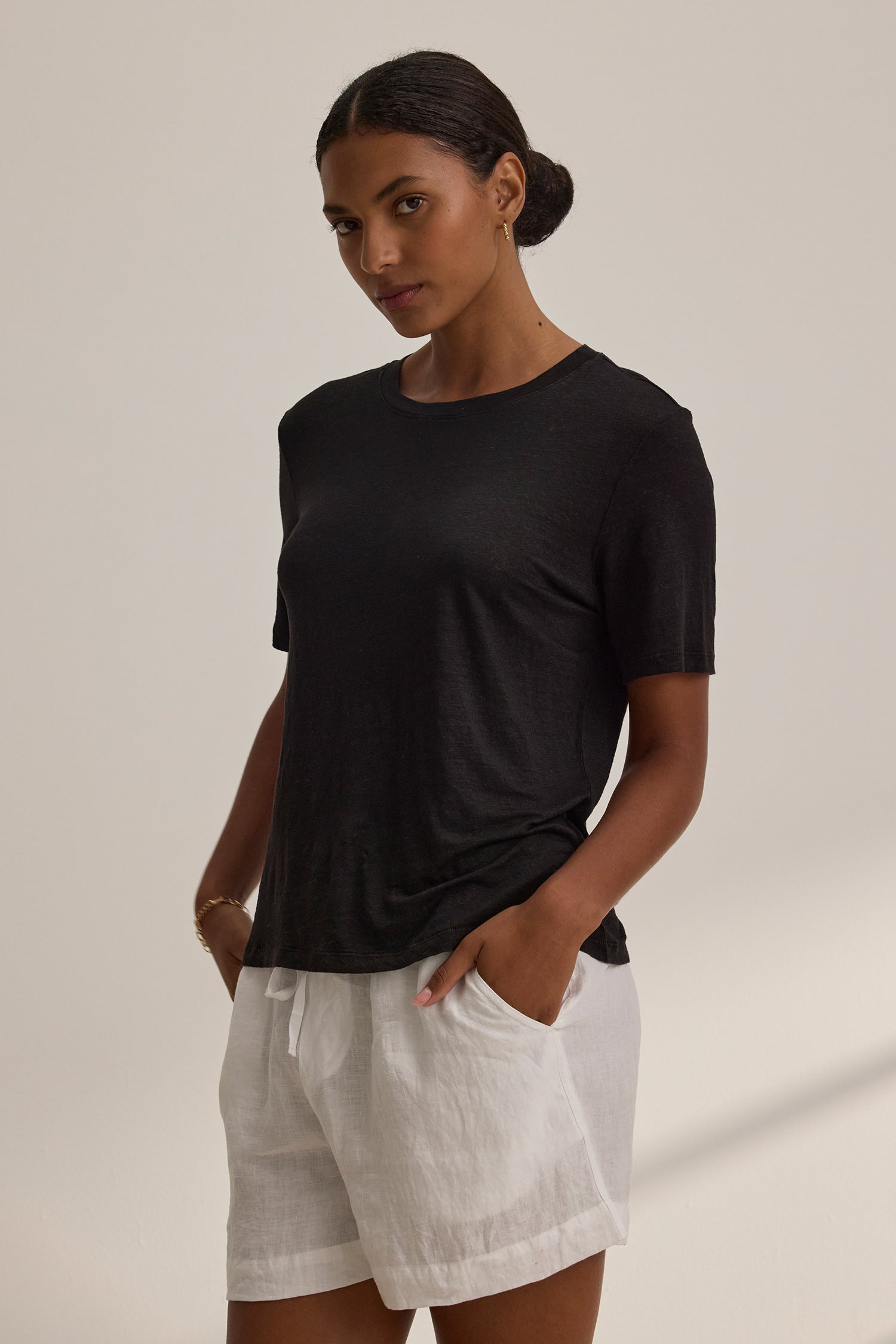 Heritage Leinenshirt with Cleo Wade