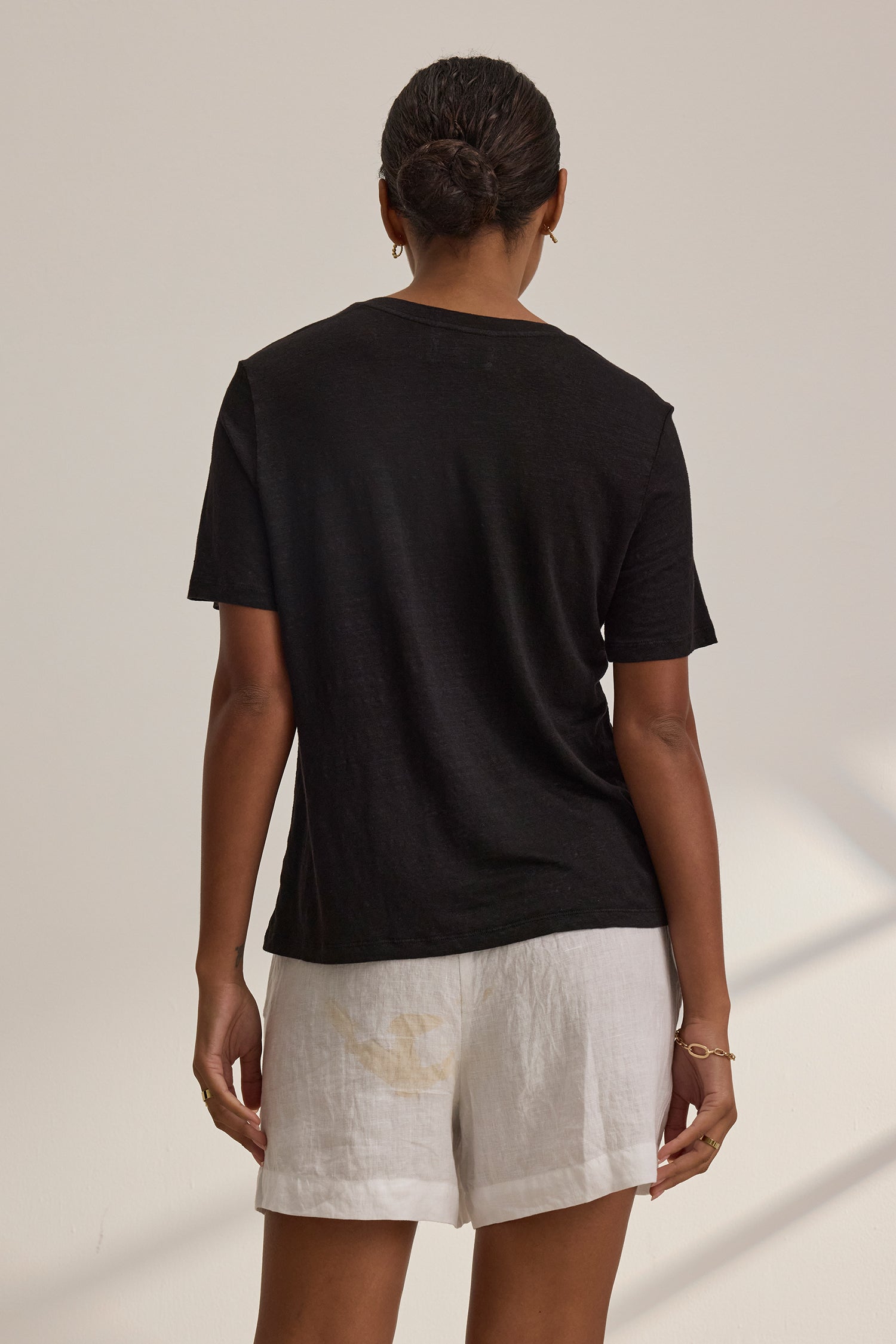 Heritage Leinenshirt with Cleo Wade